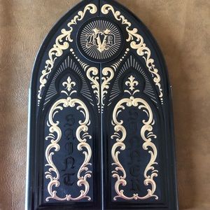 Like New LE Kat Von D saint & sinner palette